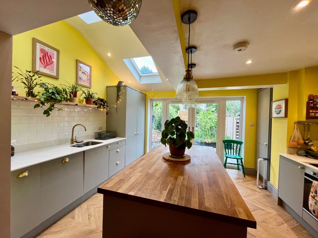 Bright double room in friendly 2 bed (Hanham) 🌞  Main Photo