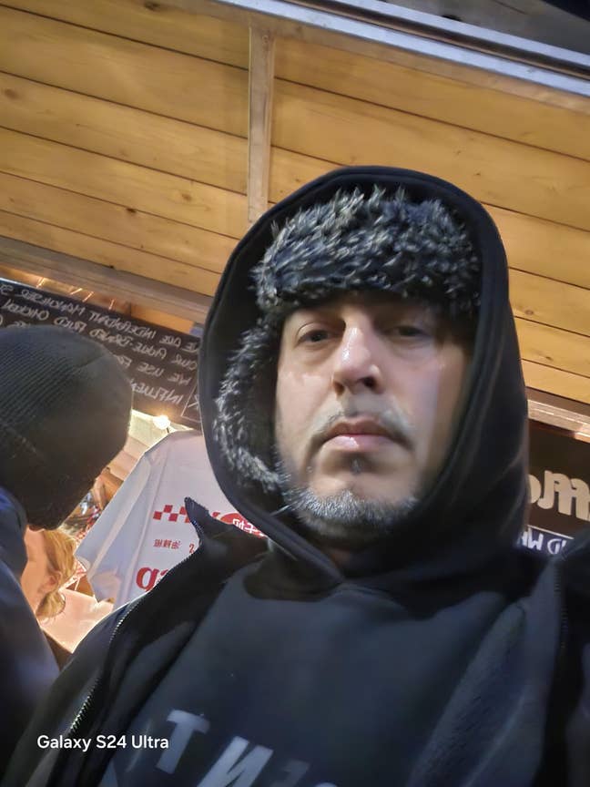 48 year old Male seeks a double room Main Photo