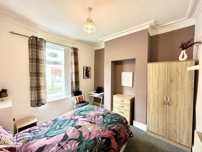 2 rooms - 1 ensuite in Burnley  Main Photo