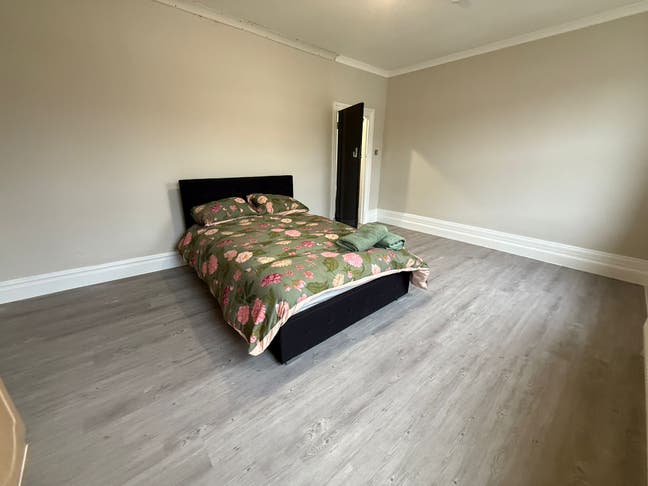 Spacious double rooms available to rent  Main Photo