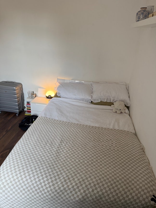 Double room in Oval! Main Photo