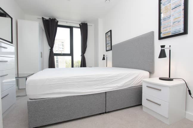 Stunning Modern 3Beds Flat Close to Greenwich Uni Main Photo