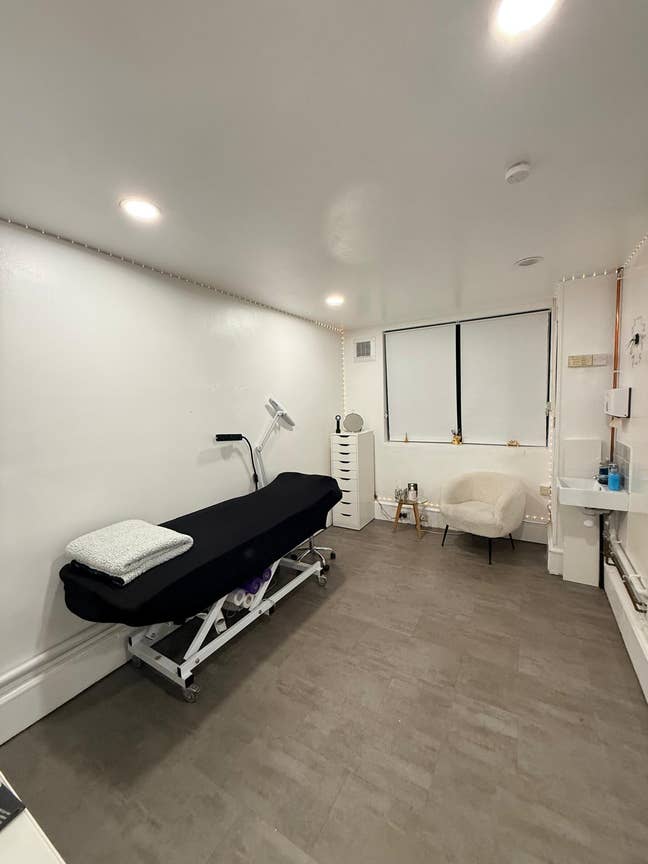 Beauty Room To Rent  Main Photo