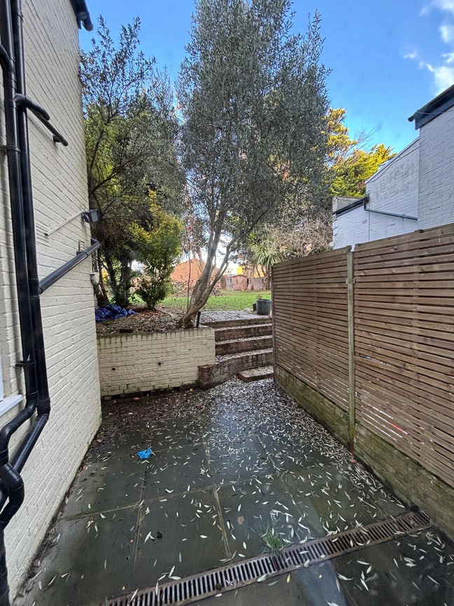 Double Room in Wandsworth Common Main Photo