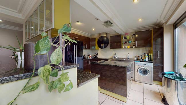 Large Double Room in a spacious house N16 Main Photo