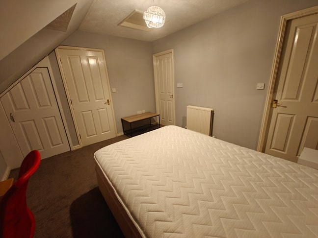 Double room with en suite and 2 dressing rooms Main Photo