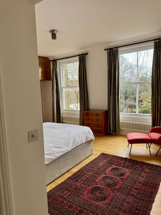 Sunny Victorian 1-bed flat in leafy Brockley Main Photo