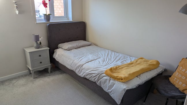 Single room with shared bathroom  Main Photo