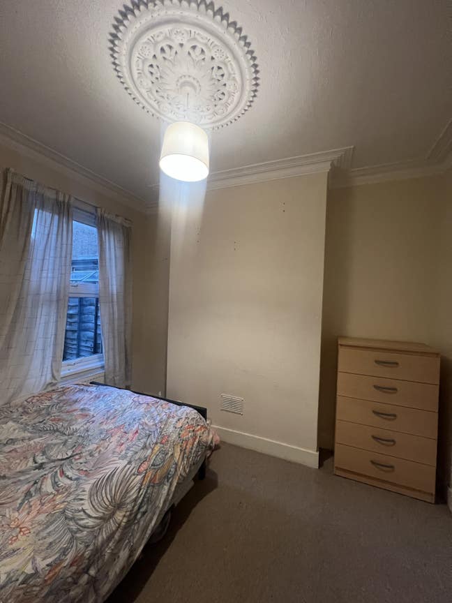 Double room available in Stratford E15  Main Photo