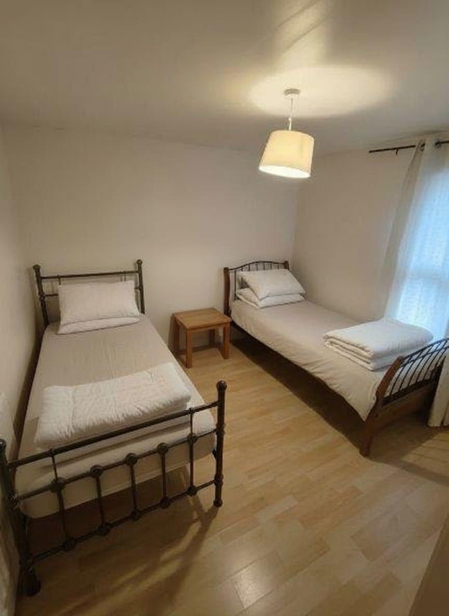 4 rooms available  Main Photo