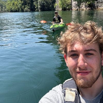 Looking for Room/Roomate Main Photo