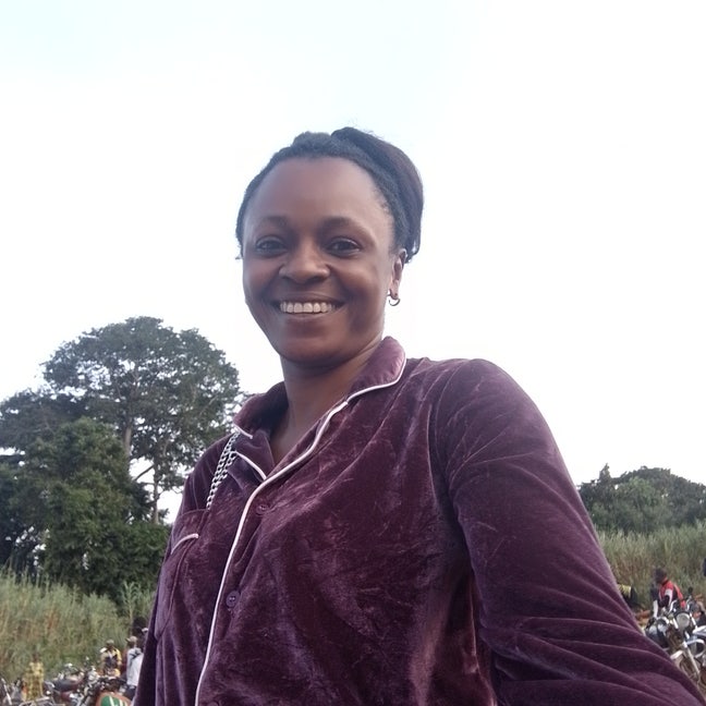 37 year old Female seeks a single or double room Main Photo