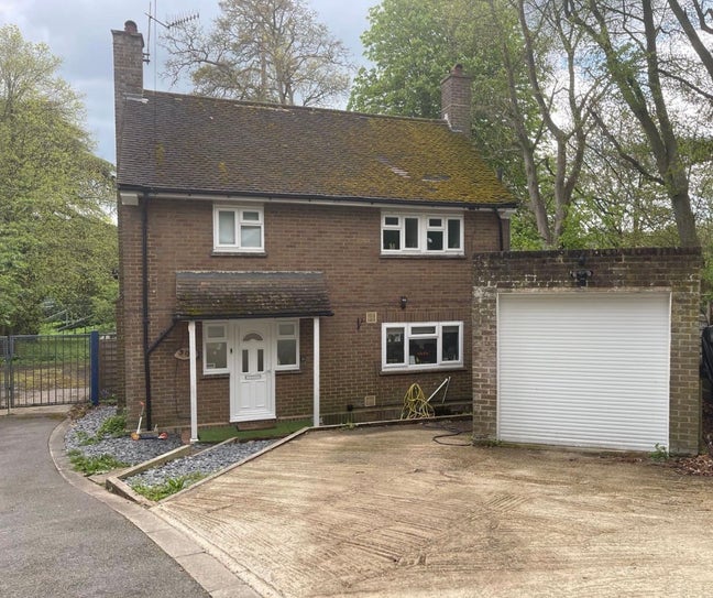 Next to the canal  Main Photo