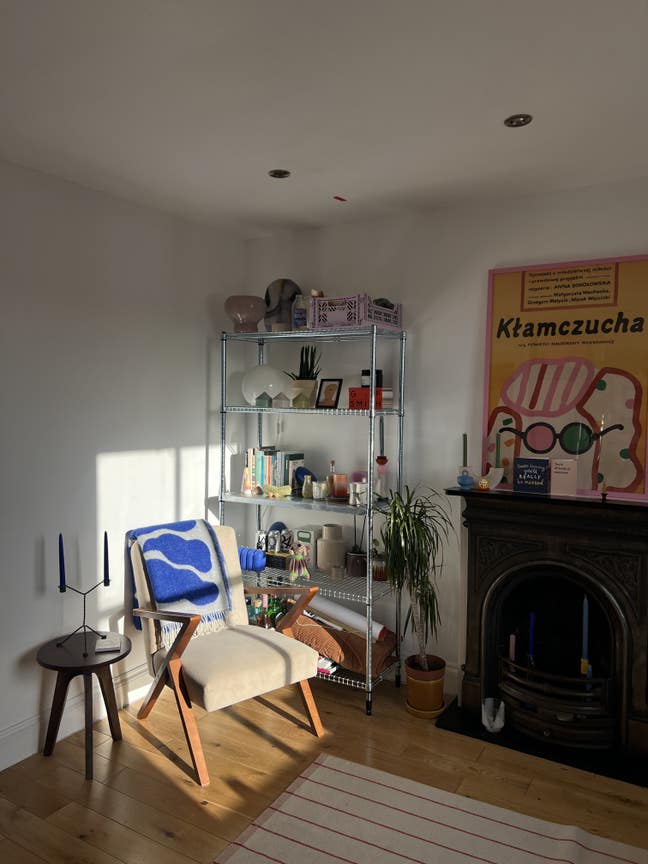Cosy skylight room in social Brockley flat Main Photo