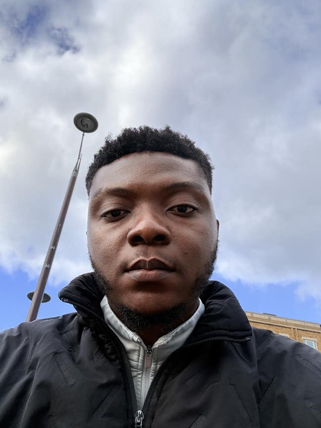 PROFESSIONAL LOOKING FOR SHARED APARTMENT . Main Photo