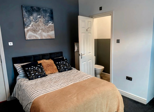  Doncaster Extra Large Double Bedroom Available  Main Photo