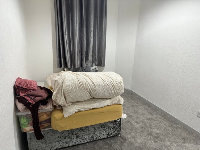 1 double bedroom available to rent - female only Main Photo