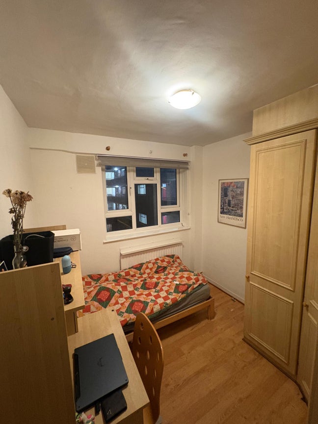 Spacious Single Room Near Kingston Uni Main Photo