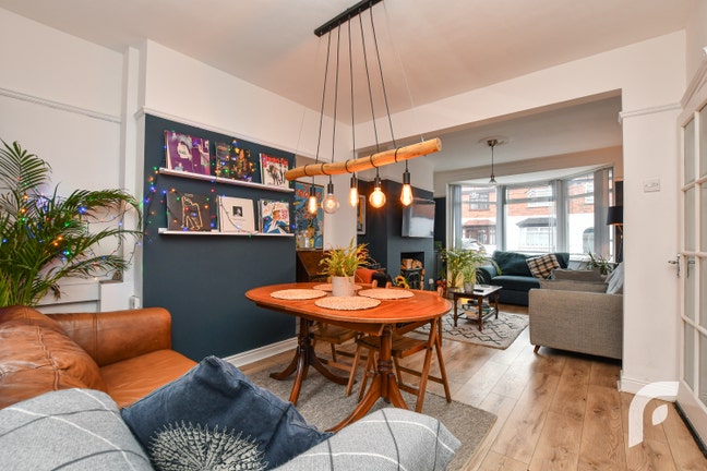 Modern two bed home Main Photo