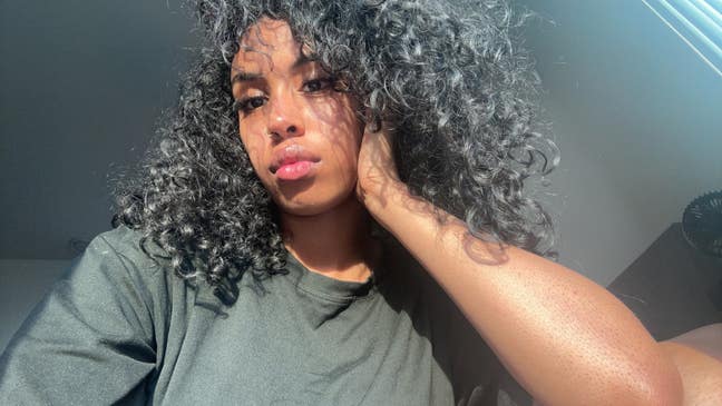 Professional Female seeks a double room or a buddy Main Photo