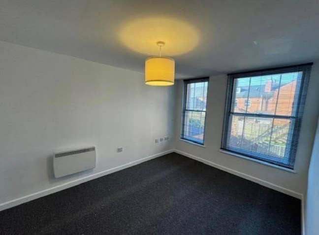 Spare room Main Photo