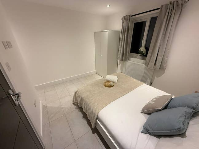 Beautiful New Ensuite Room *Central Line* Main Photo