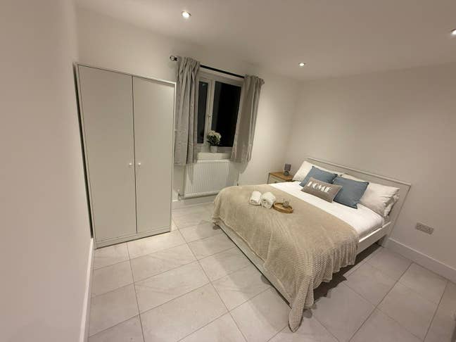New Spacious Double Ensuite *Central Line* Main Photo