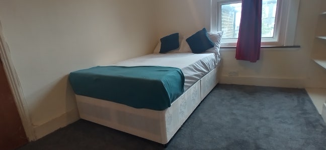 Spacious Double Room in N16 (olinda road)  Main Photo