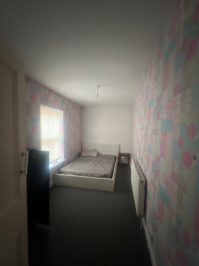 Room available  Main Photo