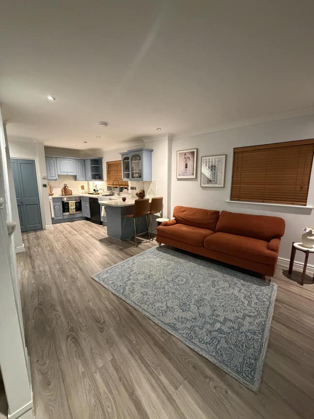 Newly Renovated 2-Bed house – Old Town Main Photo