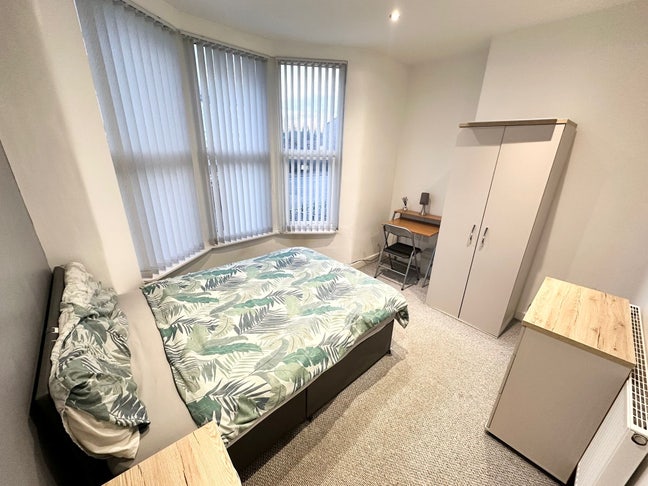 Luxury En-suite double rooms - 15 Walton L4 6UD Main Photo