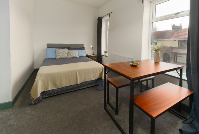 Large En-Suite Room | Salford | Bills Included! Main Photo