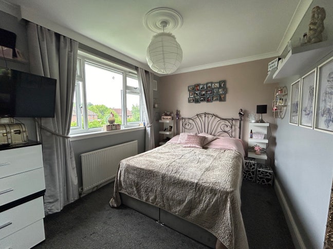 One double bedroom share in neat and tidy house. Main Photo