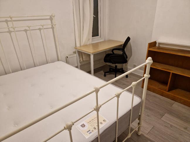 Large Room Available  in South Oxford Main Photo