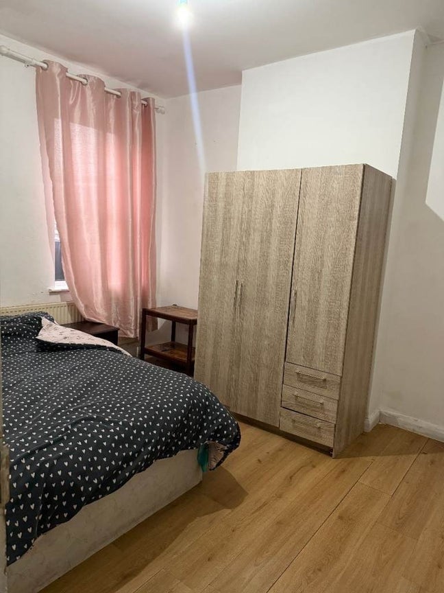 Affordable Double Room –All Bills Included SL1 1RN Main Photo