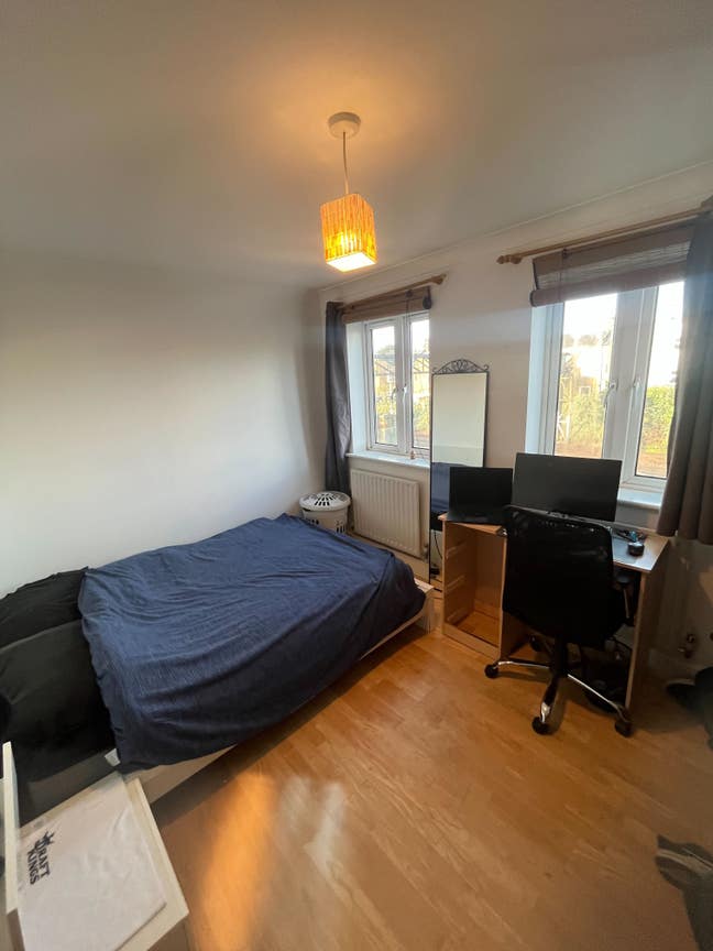 Double Room with Private Bathroom in 2-Person Flat Main Photo