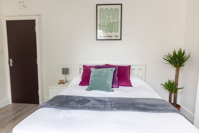 Modern, Clean, Safe and Secure Doubles Main Photo