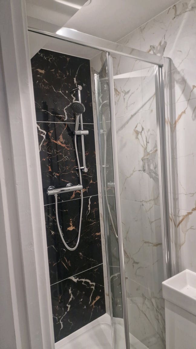 Beautiful and spacious En-Suite Studio Main Photo