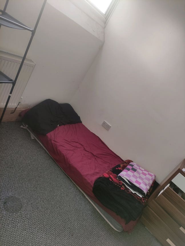 Single occupancy space available in a large shared Main Photo