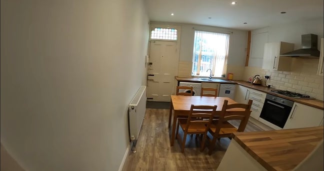 Lovely top floor bedroom Hyde park Main Photo