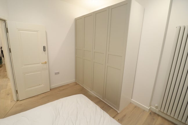 2 Bed Flat - 1 Room Available -Charton- SE3 Main Photo