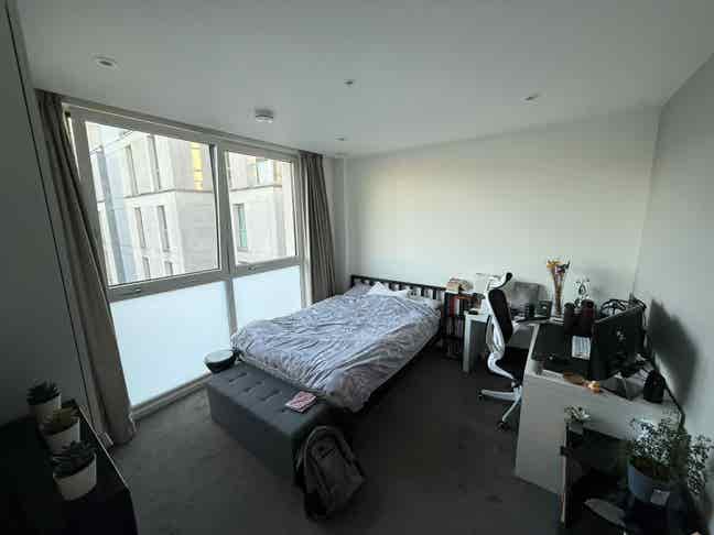 🏡 Room in Friendly Stratford Flat – 3 Bed Main Photo