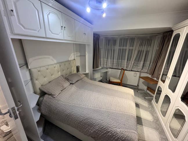 Large Double Room and Single Room in Edgware Main Photo