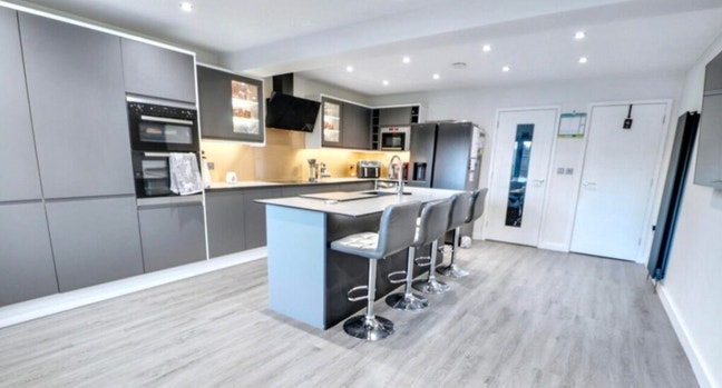 Gorgeous coastal village home - (Double Room) Main Photo