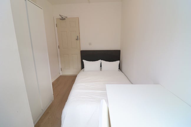Great Offer! Beautiful Room Close to Jubilee Line Main Photo