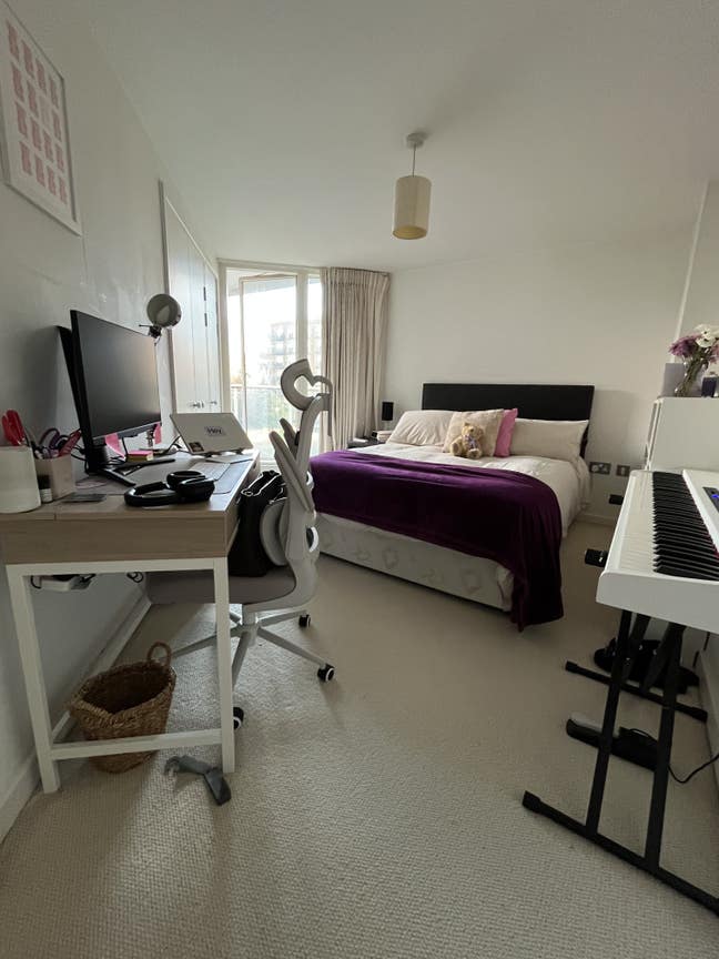 Ensuite Master in Water Gardens - Canada Water ✨ Main Photo