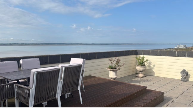 Luxury seafront penthouse, double room Main Photo