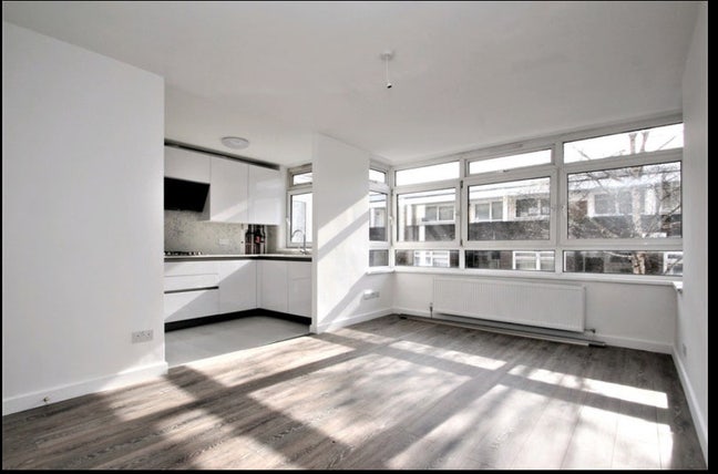 Stunning Split-Level Apartment With Private Garden Main Photo