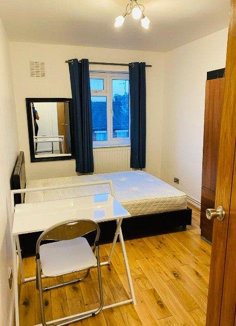 Amazing Double Room Hammersmith (52) Main Photo