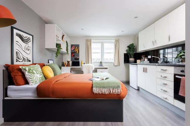 Studio room at Grand Central Main Photo